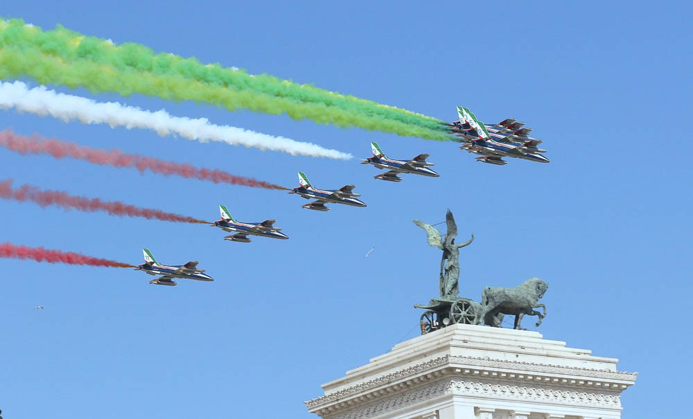 Akrobatski aero šou italijanske grupe "Frecce Tricolori"