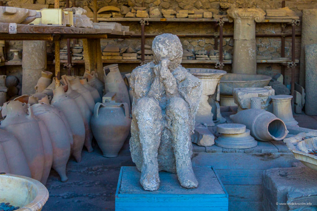 Gipsane figure Pompejaca koji nisu stigli da pobegnu od smrti
